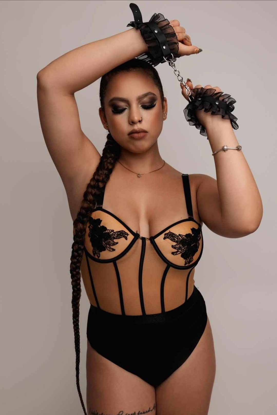 Elegancia atada- Negro/blanco